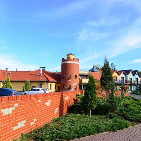 Hotel Daglezja Nad Jeziorem Kornickim 코르니크 외부 사진