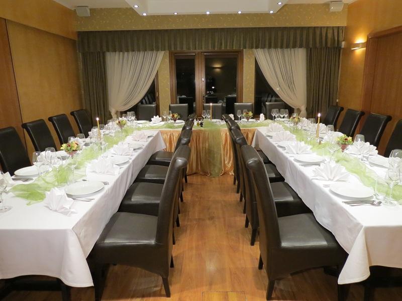 Hotel Daglezja Nad Jeziorem Kornickim 코르니크 외부 사진