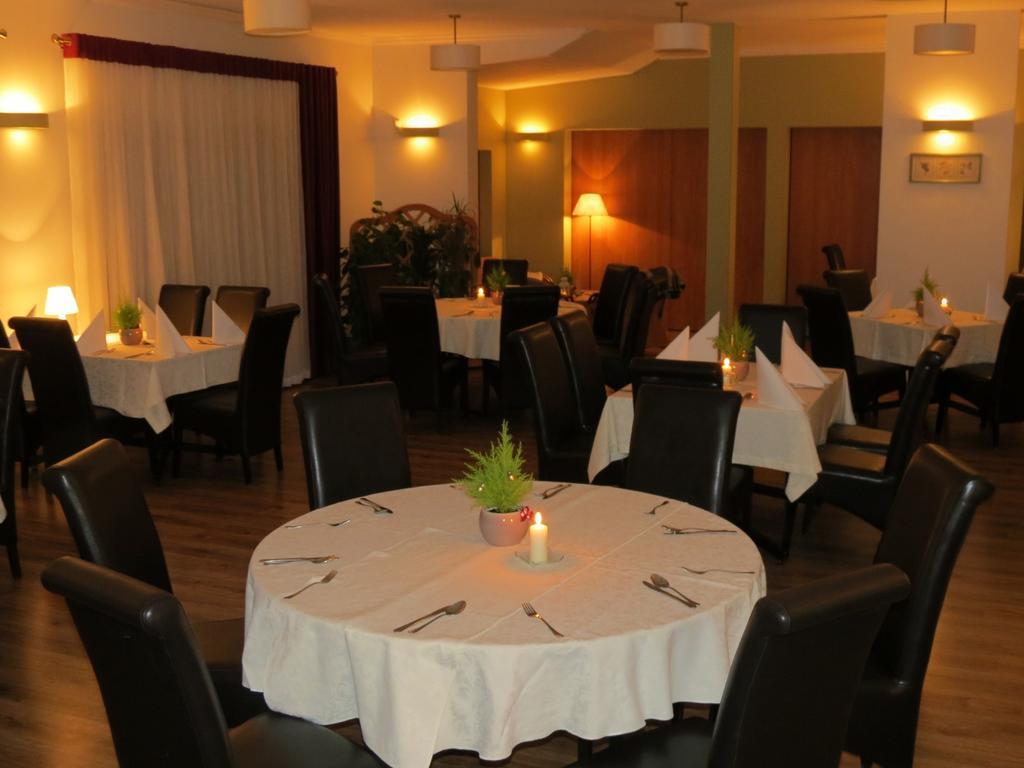 Hotel Daglezja Nad Jeziorem Kornickim 코르니크 외부 사진
