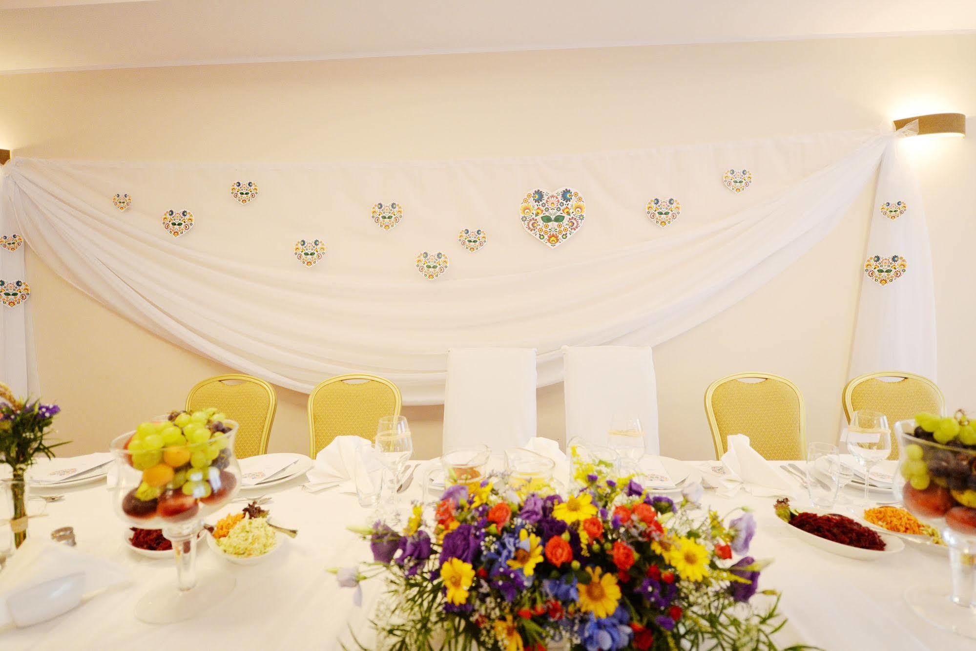 Hotel Daglezja Nad Jeziorem Kornickim 코르니크 외부 사진