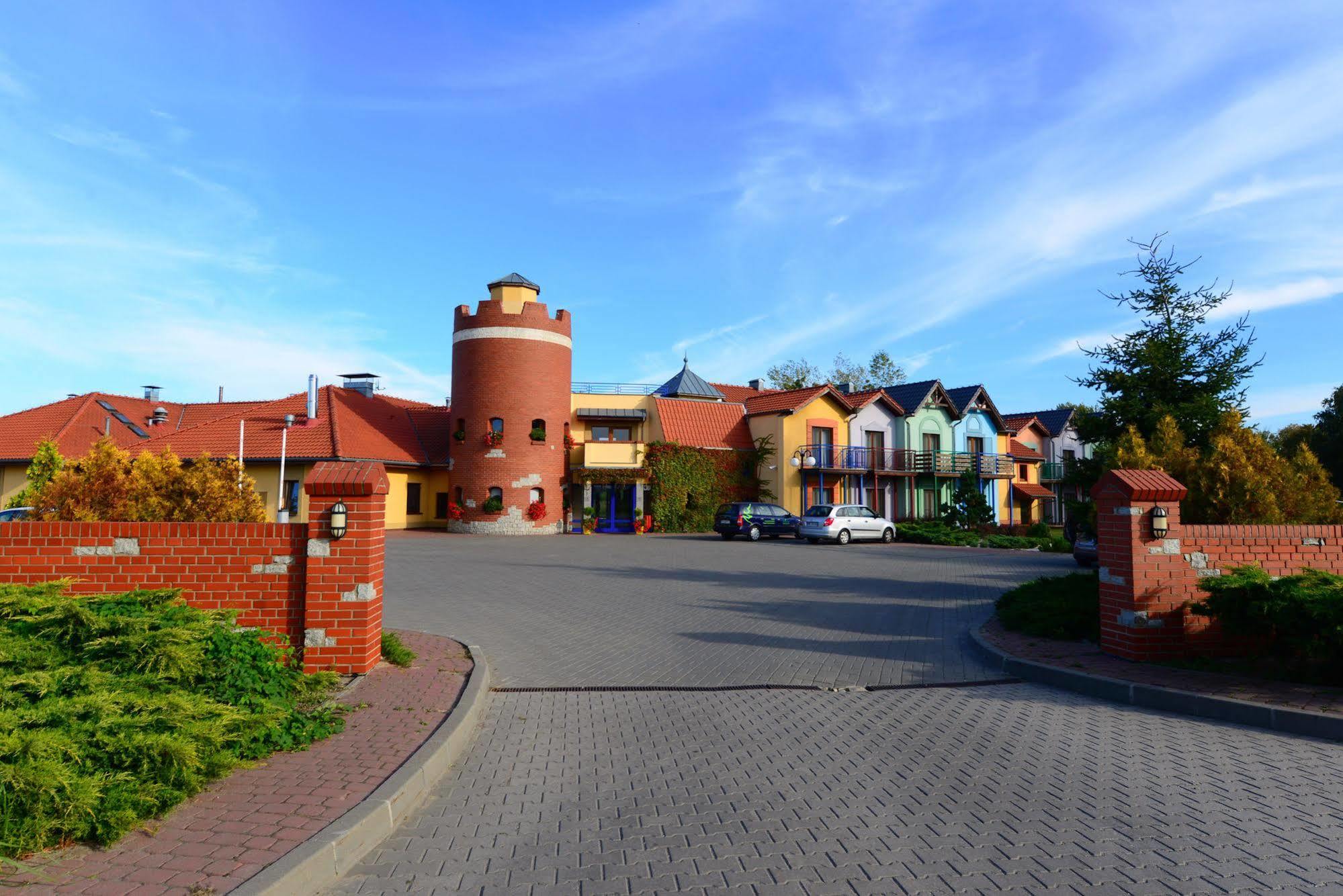 Hotel Daglezja Nad Jeziorem Kornickim 코르니크 외부 사진